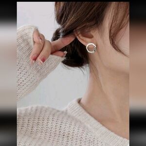 Chic Silver Hoop Earrings